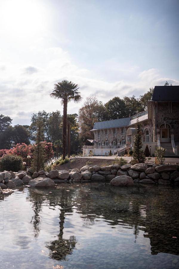 Hotel para 2 personas, con terraza además de piscina y jardín - 1