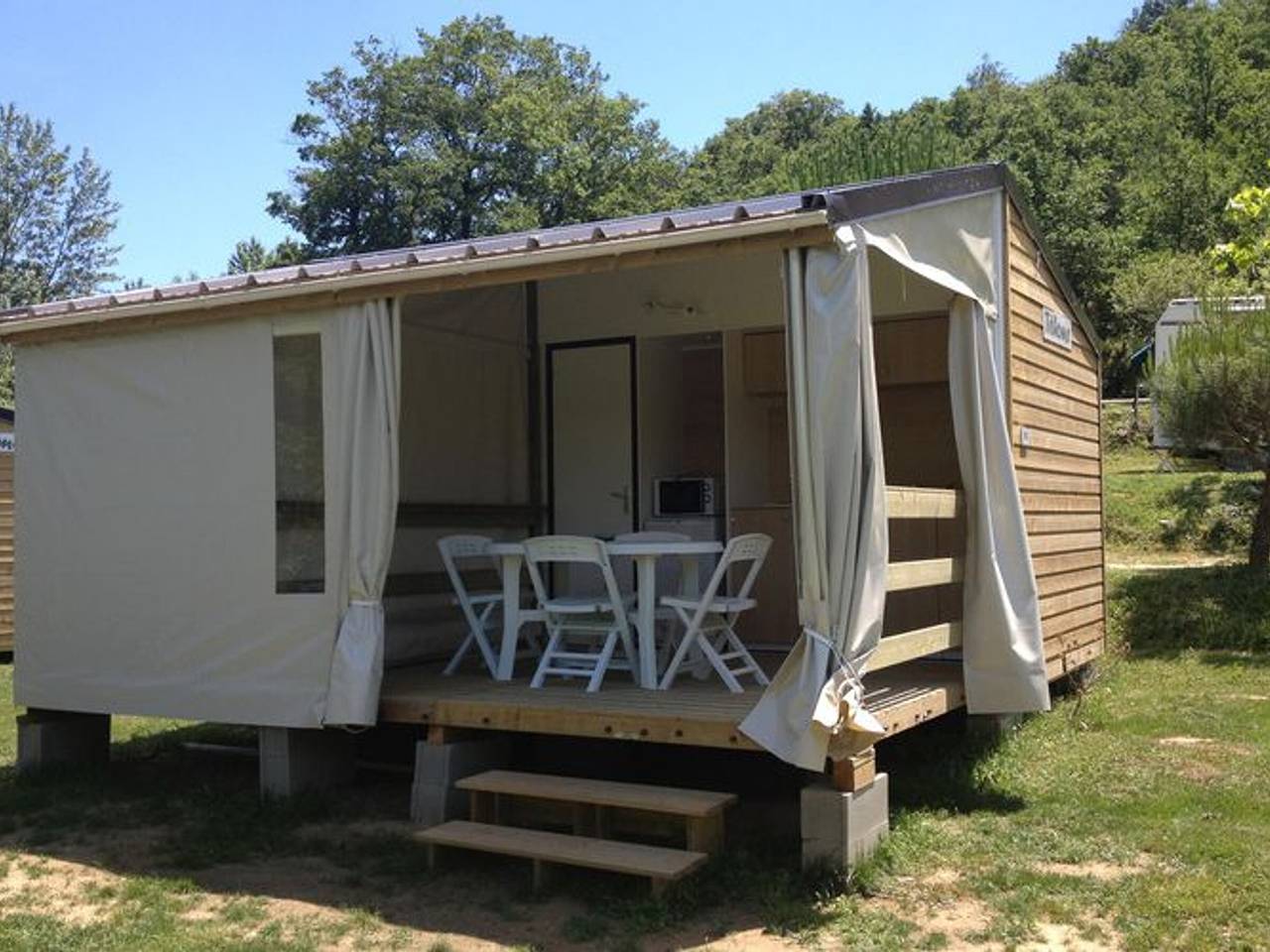 Moderne Mobilheimvermietung mit Pool und Terrasse in Fenouillet in Fenouillet, Regionaler Naturpark Corbières-Fenouillèdes