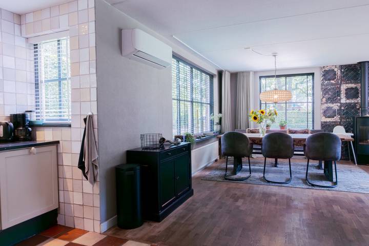 Geräumiges Ferienhaus für 8 Personen mit Hottub, direkt am Wasser in Ellertshaar gelegen. in Drenthe