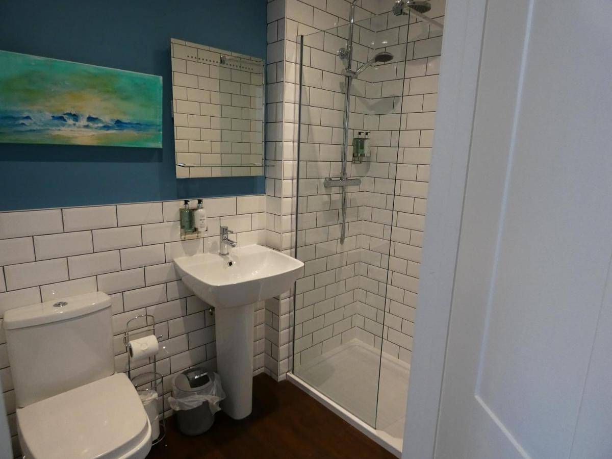 Budget Double Room in Thurlestone, South Devon