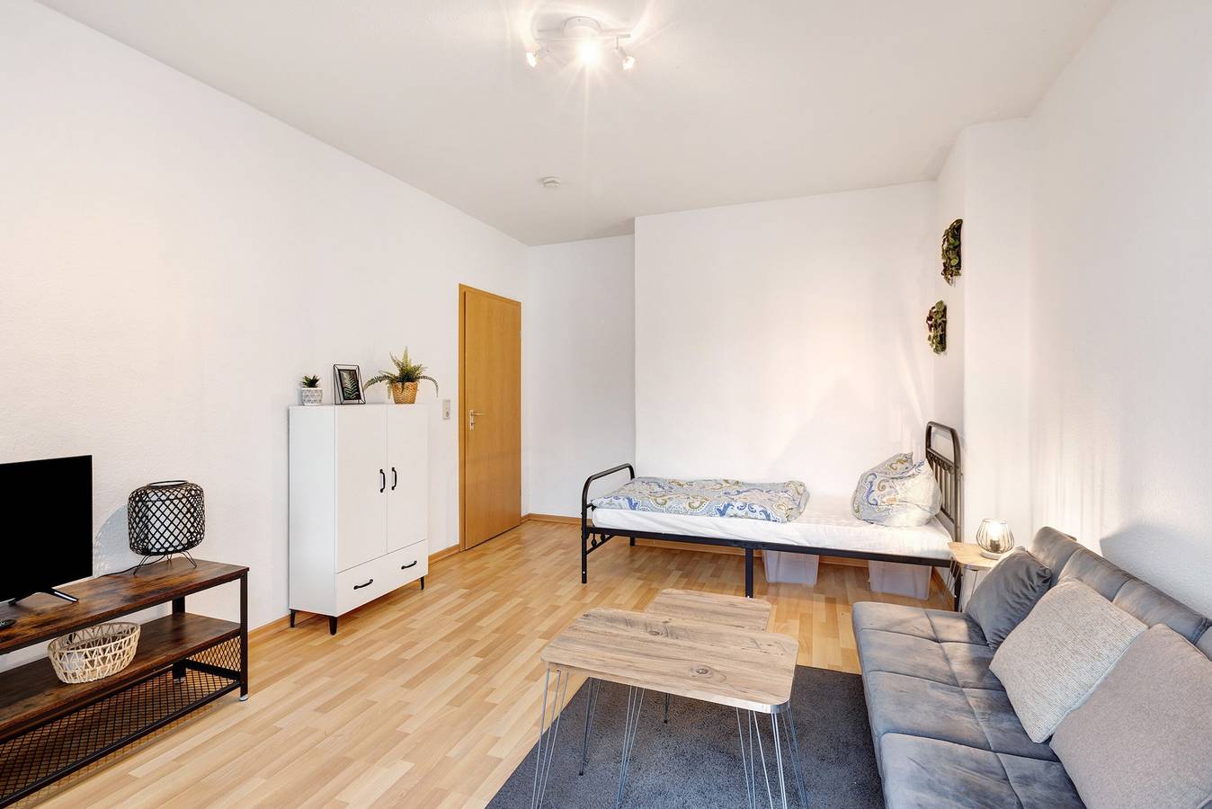 Ganze Wohnung, Ferienwohnung "Wohnen am Wissenschaftshafen" mit Balkon und Wlan in Magdeburg, Elbe-Börde-Heide