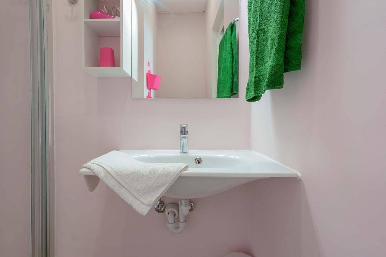 Double Room with Private External Bathroom in Bonaria, Cagliari