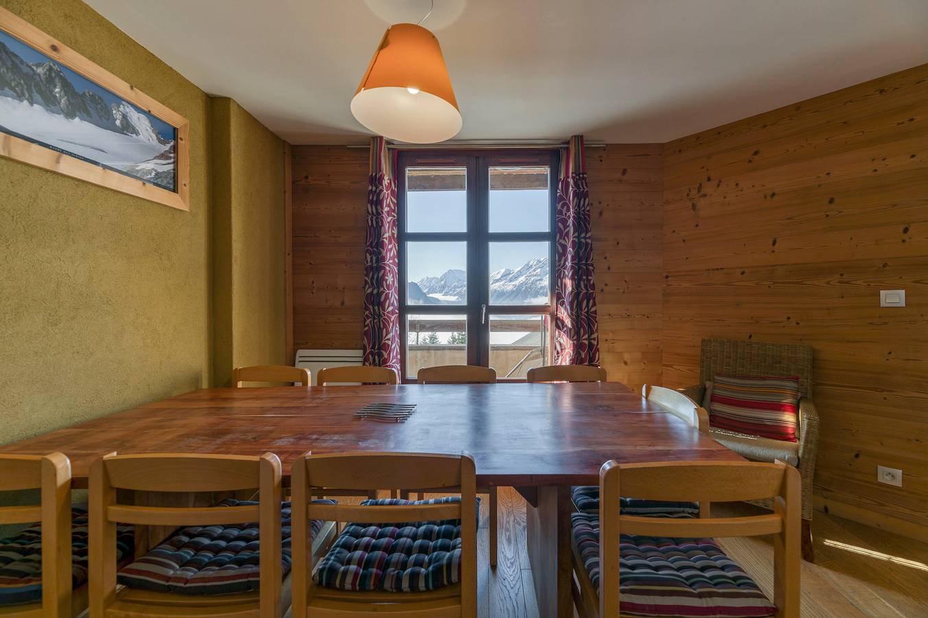 Apartamento entero, Apartamento 'Regain 1' con vistas a la montaña y balcón in Villard-Reculas, Parque Nacional de los Ecrins