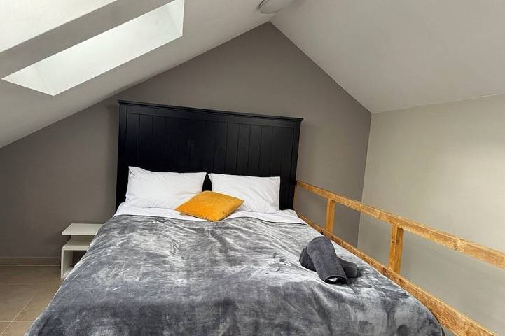 Entire apartment, Charming 9-bedroom apartment in the heart of Kraków in Cracow, Lesser Poland