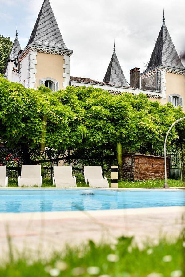 Hotel Logis - Chateau de Beauregard in Saint-Girons (Ariège), Parc naturel régional des Pyrénées ariégeoises