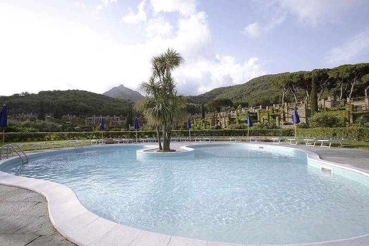 Location de vacances pour 4 personnes, avec bassin pour enfant ainsi que jardin et piscine à Bagnaia