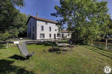Gîte pour 5 personnes, avec balcon et jardin à Jayat