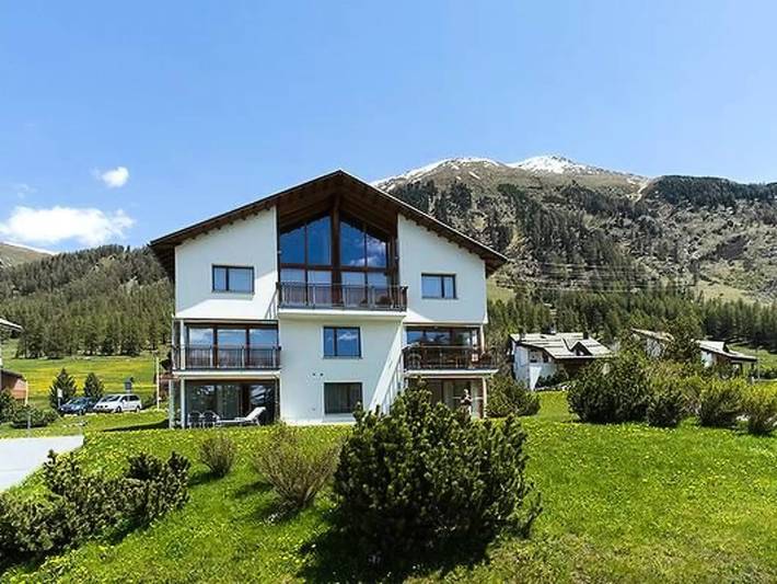 Ferienwohnung für 2 Personen, mit Terrasse und Garten in Pontresina