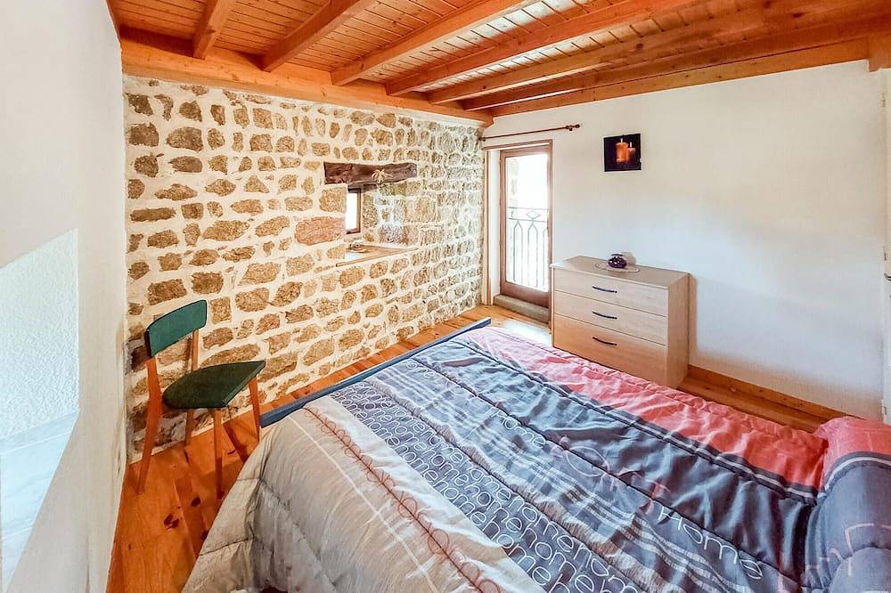 3 bedroom amazing home in Essertines-en-Châtelne in Essertines-en-Châtelneuf, Montbrison