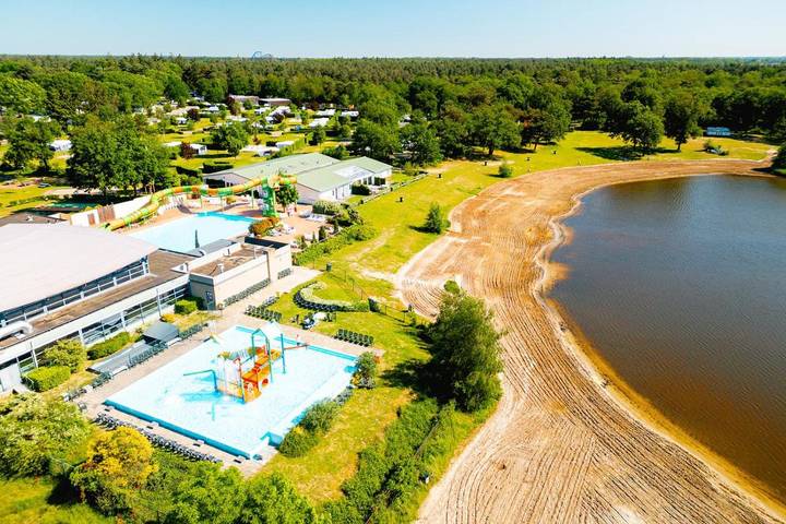 Zelt für 5 Personen, mit Terrasse und Pool