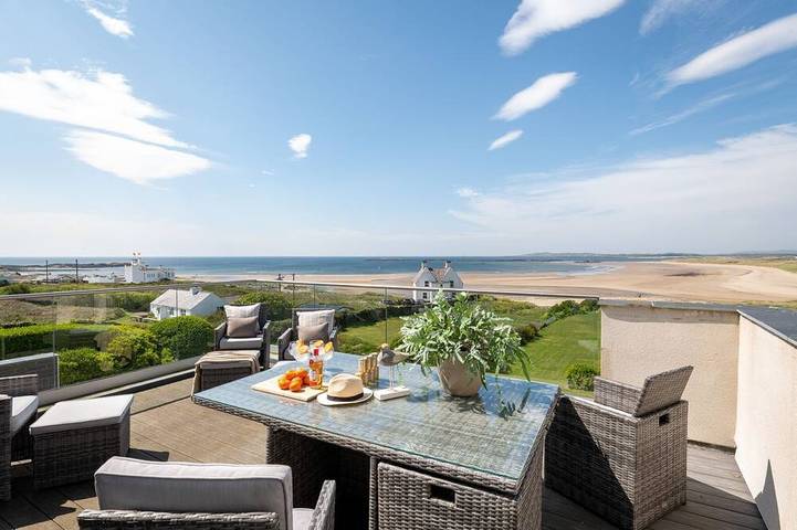 Cottage for 7 people, with balcony, with pets in Rhosneigr