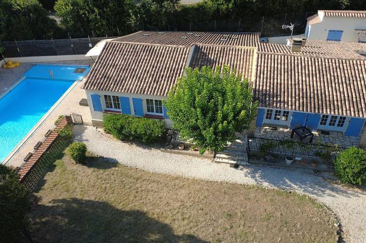 Villa pour 8 personnes, avec Terrasse et Jardin