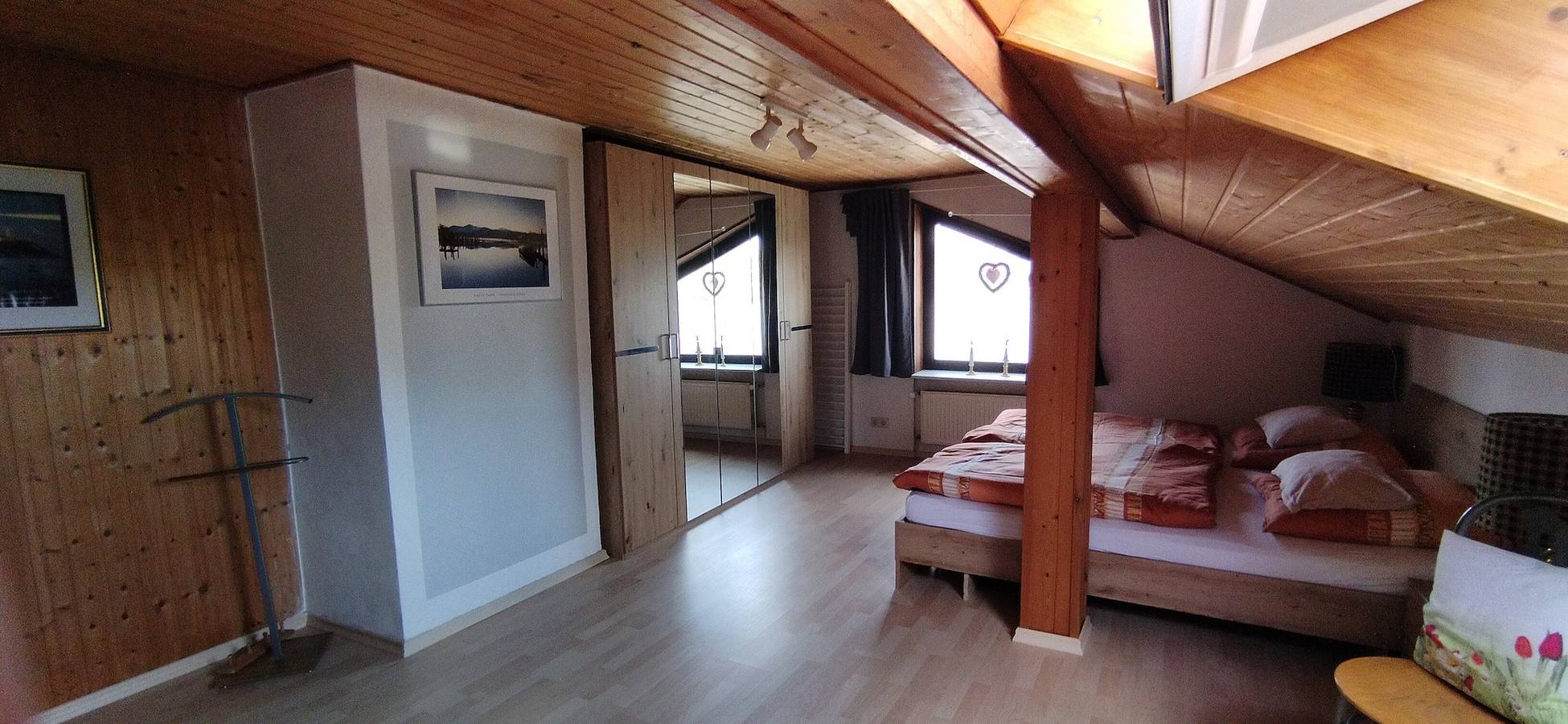 Geheel appartement, Appartement Haus „Sonnenblume“ met privétuin en wifi in Regenstauf, Oost-Beieren