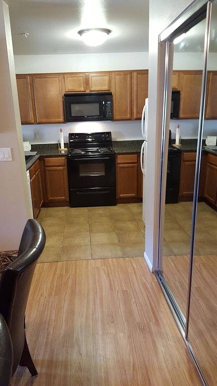 Ganze Wohnung, Auf den Spuren von Summerlin, 3 Br., 2 Ba. Neu aktualisierte Wohnung in Las Vegas, Red Rock Canyon