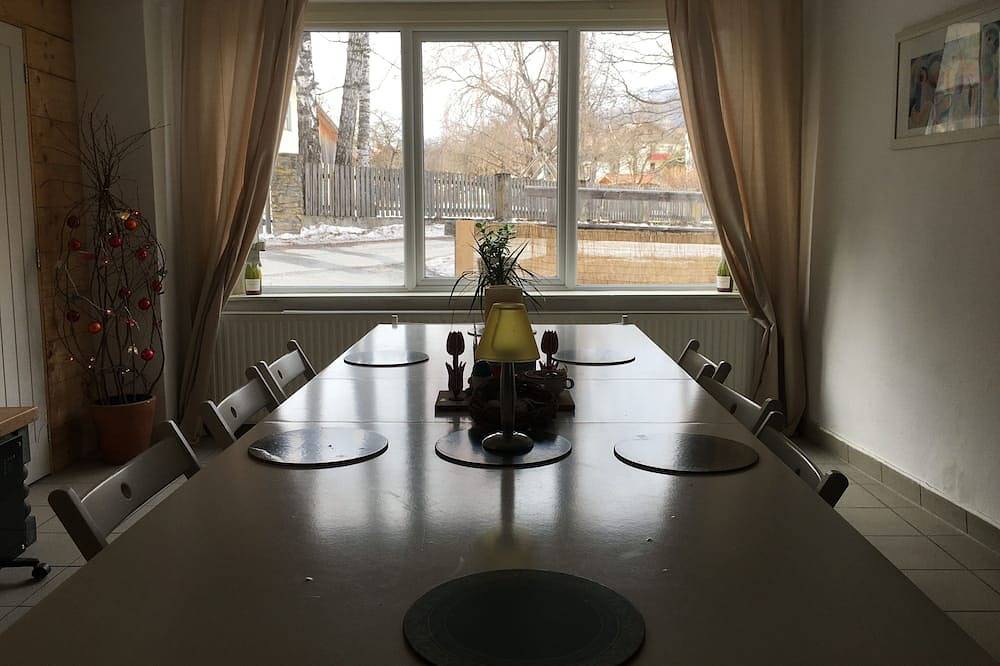 Ganze Wohnung, Ski House - Central Austria - Spacious 4 Bedrooms in Rottenmanner und Wölzer Tauern, St. Peter am Kammersberg