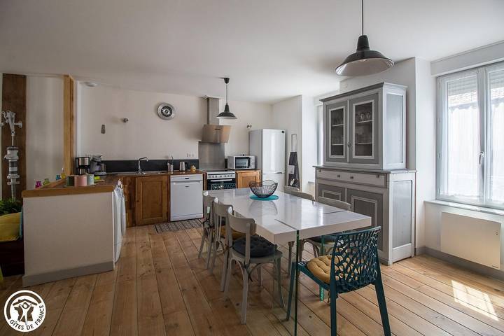 Gîte pour 9 personnes, avec jardin à Mont-Dore