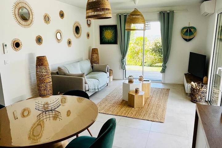 Ganze Wohnung, Grand Appartement, en rez de Jardin vue sur la Montagne et Maquis au Calme in Sotta, Sartène und Umgebung