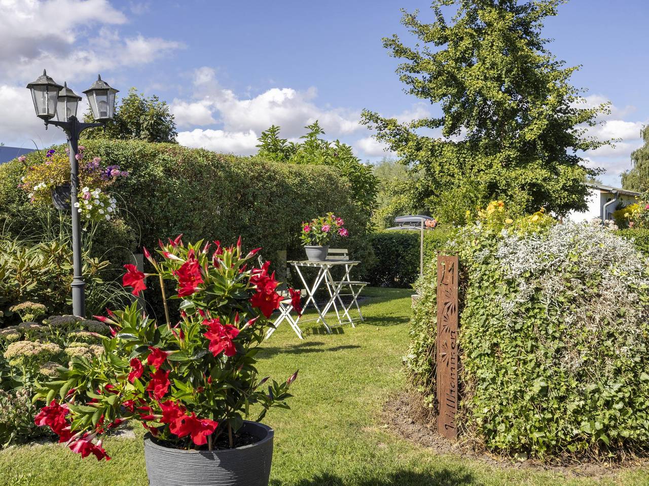 Ganze Wohnung, Strandnahe Ferienwohnung mit Terrasse und Garten in Hohenkirchen, Nordwestmecklenburg (Wismar und Umgebung)