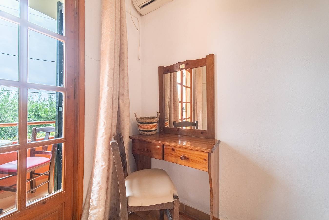 Entire studio, Studio Apartment "Arianna Studio Ground Floor 2" with Sea View, Shared Pool & Wi-Fi in Paleokastritsa, Corfu