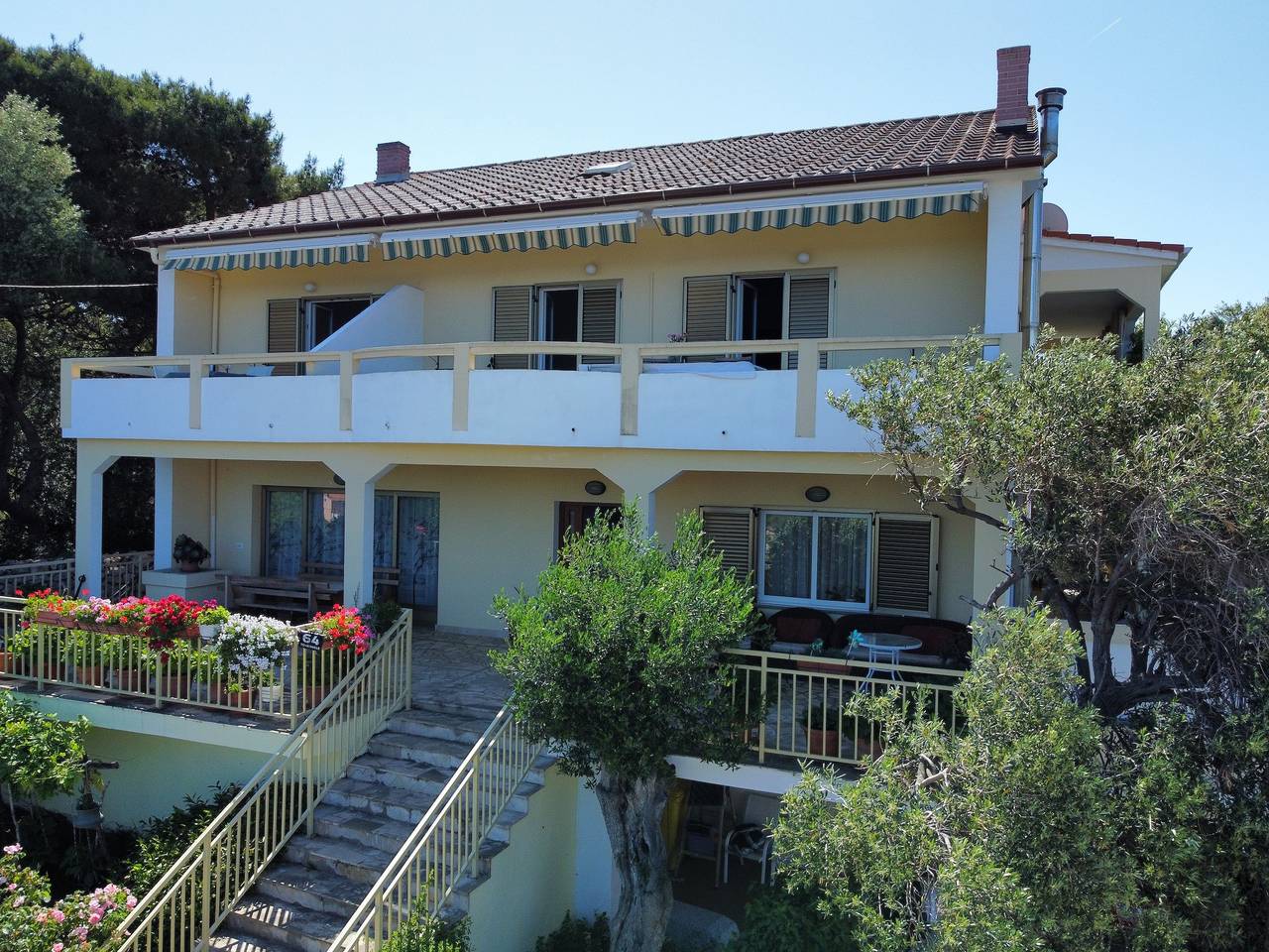 Appartement entier, One bedroom apartment with terrace and sea view Lun, Pag A-19358-d in Novalja, Pag