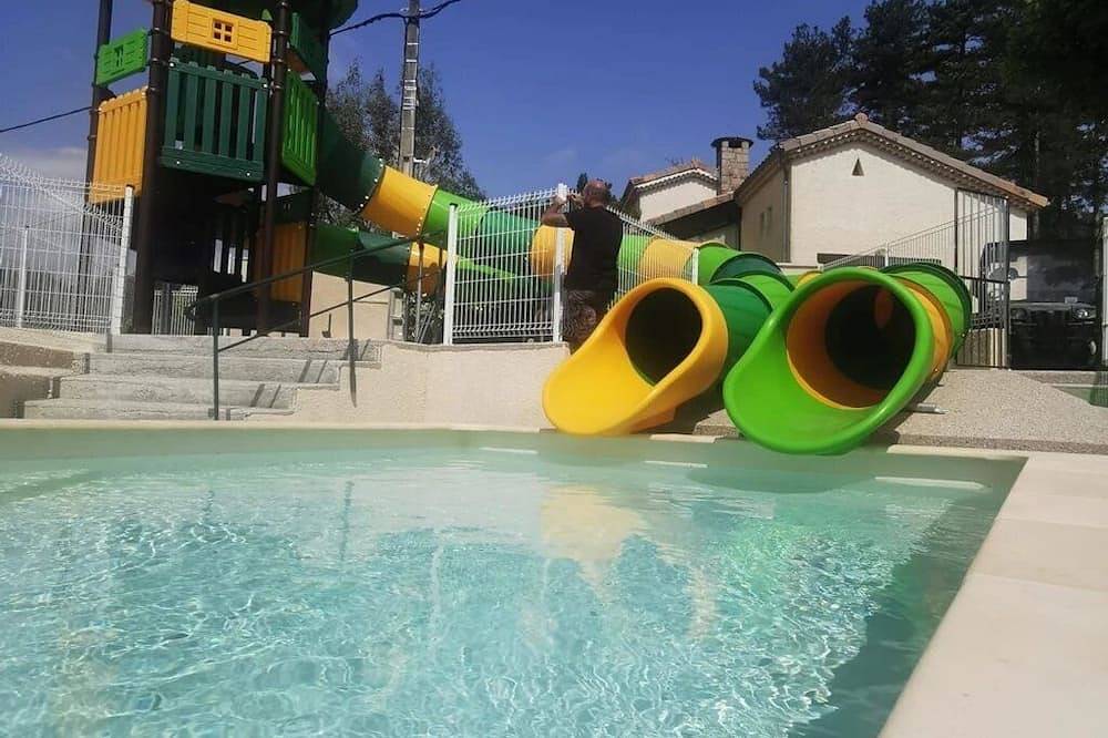 Zecamping 4 étoiles piscine chauffée locatif 26m2 in Ucel, Parc naturel régional des Monts d'Ardèche