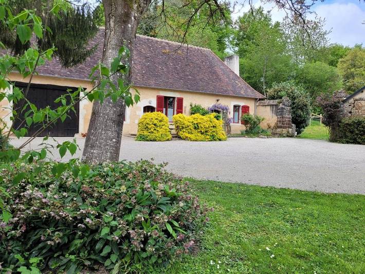 Location de vacances pour 6 personnes, avec vue et jardin à Courdemanche - 2