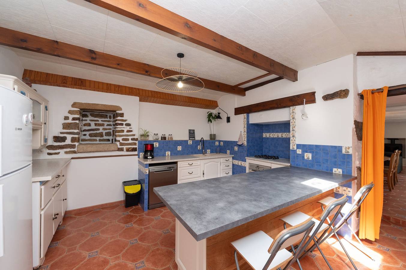 Family Home for 10 Guests in Bannalec, Quimper region