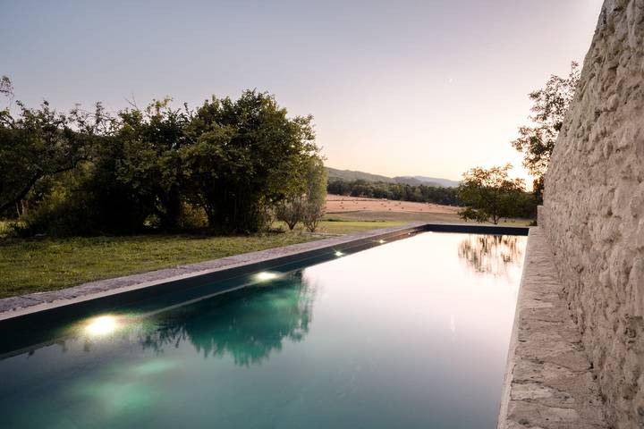 Appartement de vacances pour 2 personnes, avec balcon et jardin ainsi que jacuzzi et piscine, adapté aux familles dans les Alpes-de-Haute-Provence - 4