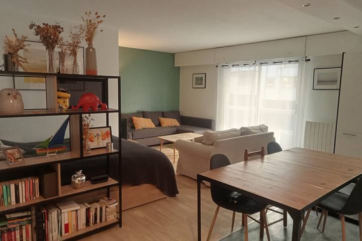 Location de vacances pour 5 personnes, avec Balcon à Boulogne-Billancourt