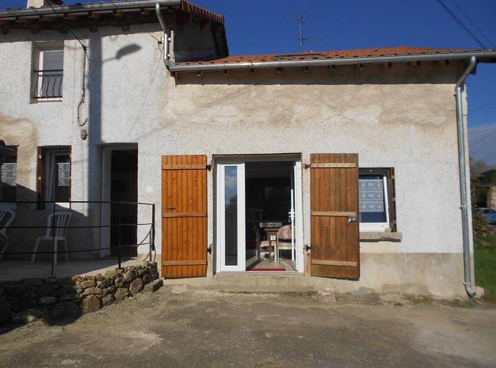 Gîte pour 6 personnes, avec terrasse à Dinsac