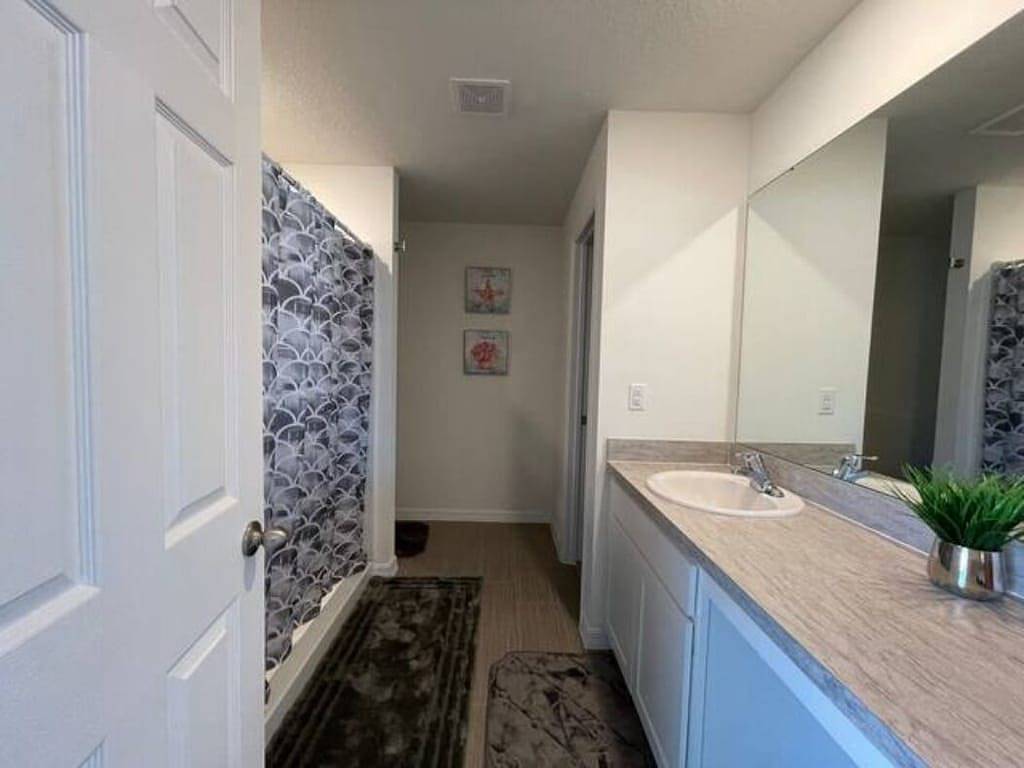 Cheerful 4 Bedrooms New Construction Home in Lake Marion (FL)