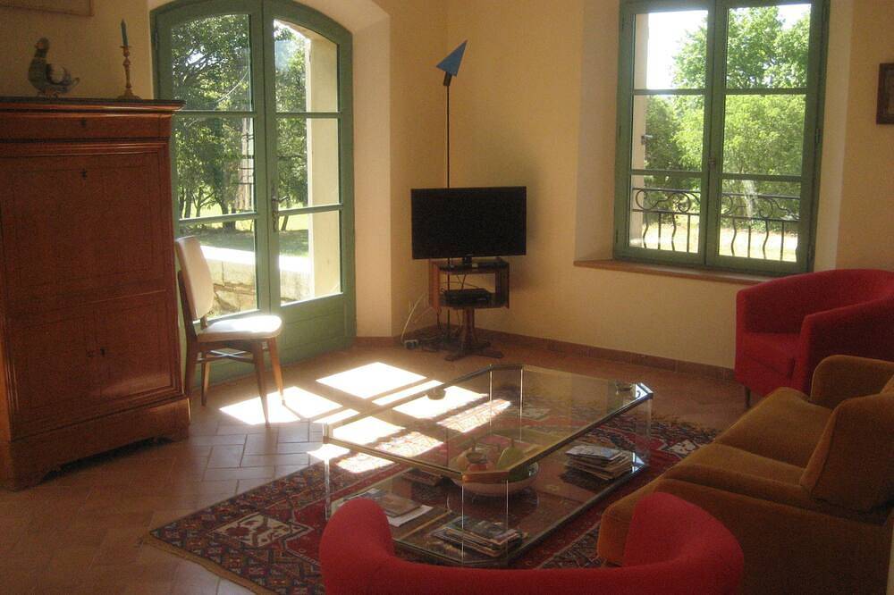 Typisches Landhaus in La Verdière, Brignoles Region