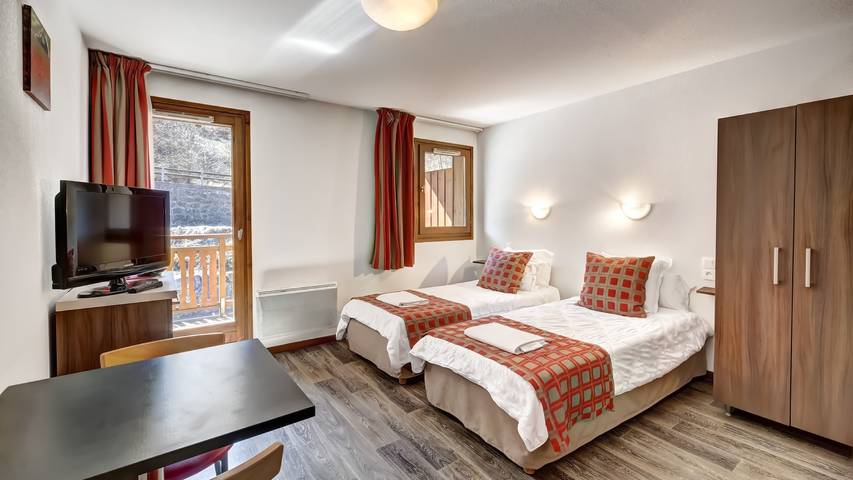 Gîte pour 2 personnes, avec balcon, adapté aux familles à Morillon - 4