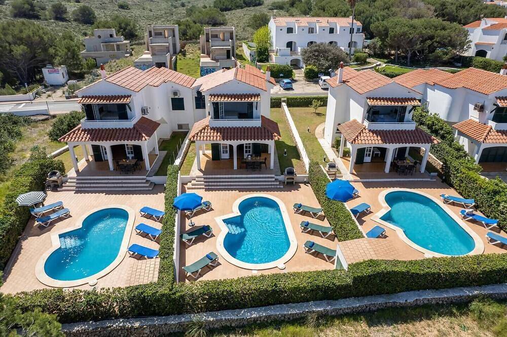 Villa Las Marinas 3, piscine et à 5 minutes de la mer in Arenal d'en Castell, Es Mercadal