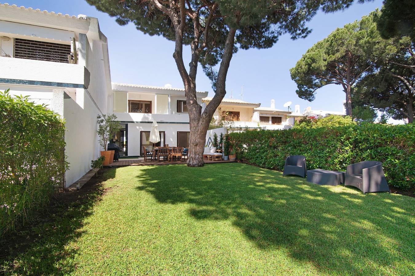 Casa de férias "Vilamoura Com Piscina E Wifi" com piscina privada, terraços e Wi-Fi in Vilamoura, Quarteira