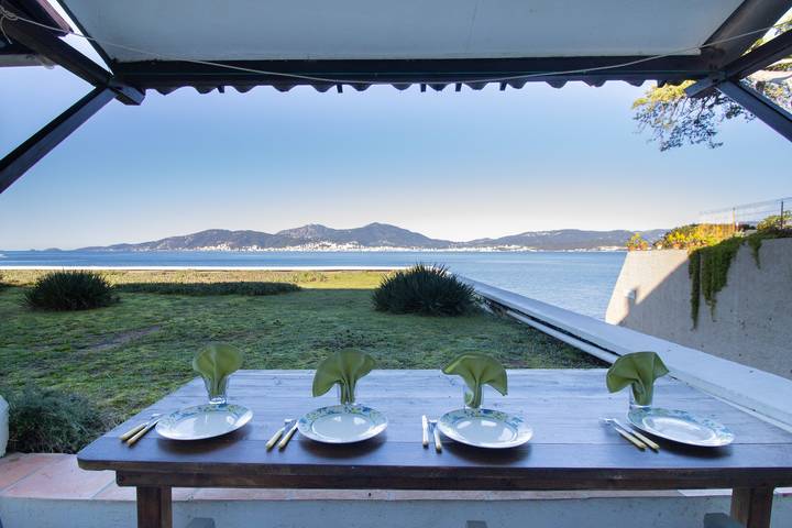 Studio entier, Studio « Pieds dans l’eau » avec vue mer et terrasse privée in Porticcio, Grosseto-Prugna