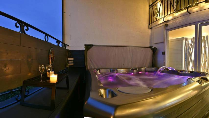 Gîte pour 4 personnes, avec Jacuzzi et Terrasse ainsi que Sauna et Vue à Jarville-la-Malgrange