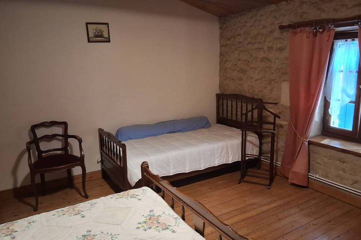 Location de vacances pour 3 personnes, avec Jardin à Antezant-la-Chapelle - 2