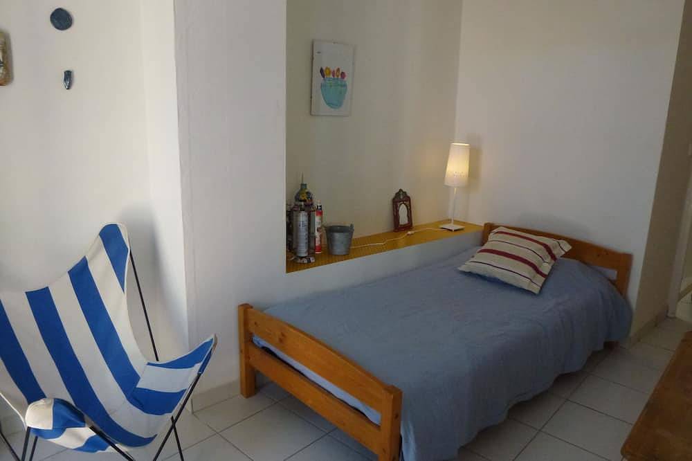 Fishermans house in de hart of the lovely and authentic village of Bouzigues in Bouzigues, Côte d'Améthyste