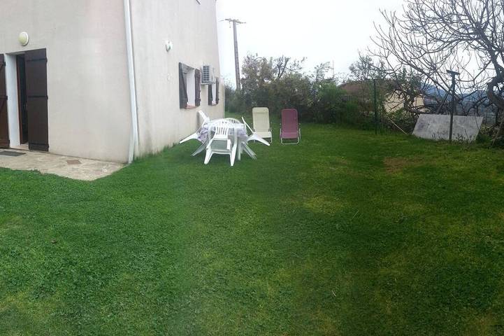 Appartement de vacances pour 5 personnes, avec terrasse et jardin