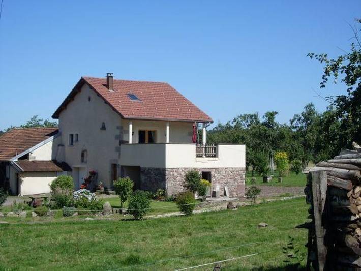Gîte pour 6 personnes, avec Terrasse et Jardin à Saint-Bresson