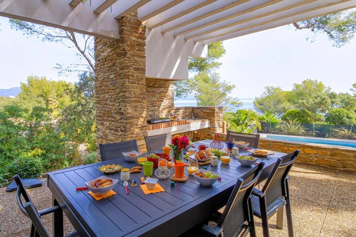 Villa pour 8 personnes, avec jardin ainsi que piscine et vue dans Cap Bénat - 2