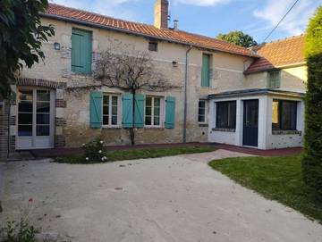 Location de vacances pour 7 personnes, avec terrasse à Lindry