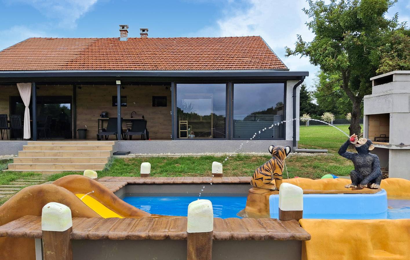 Ferienhaus für 4 Personen mit Pool in Koprivnica-Krizevci