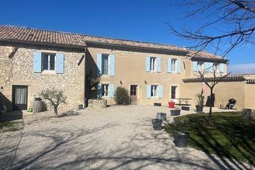 Agriturismo pour 12 personnes à Donzère