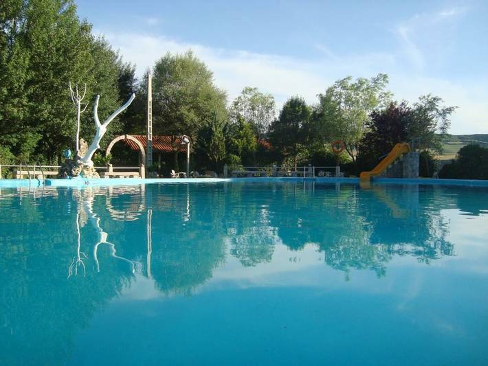 Camping para 4 pessoas, com jardim e piscina em Espanha