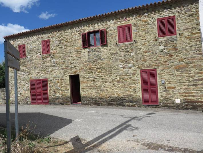 Casa de férias para 6 pessoas, com jardim e vista e ainda terraço em Proença-a-Nova
