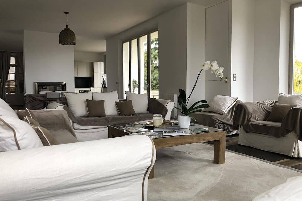 Appartement entier, Exceptionnel 130 m2, vue panoramique Paris, entre Paris et Versailles in Ville-d'Avray, Hauts-de-Seine