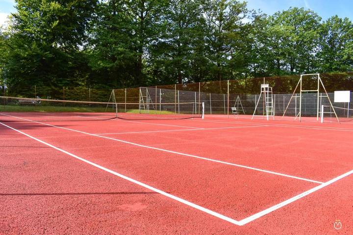 Location de vacances pour 8 personnes, avec jardin ainsi que piscine et terrasse à Saint-Gatien-des-Bois - 3