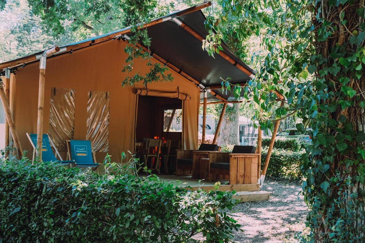 Camping de la Forêt Seasonova in Sillé-le-Guillaume, Parc naturel régional Normandie-Maine